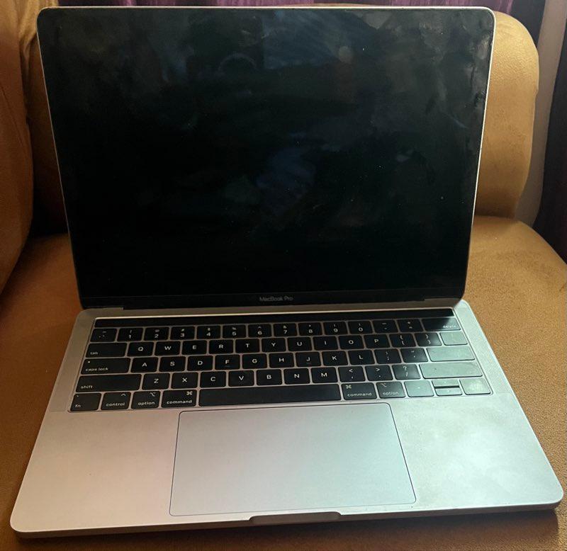 MacBook Pro 2020 i5 – Sleek, Powerful & Perfect for Work/Study! - Photo 3